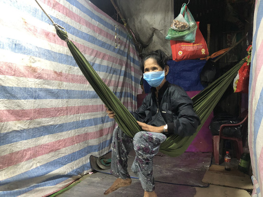 Xóm ve chai buồn hiu ngày cuối năm, chỉ mong có nồi thịt kho ăn Tết - Ảnh 5.