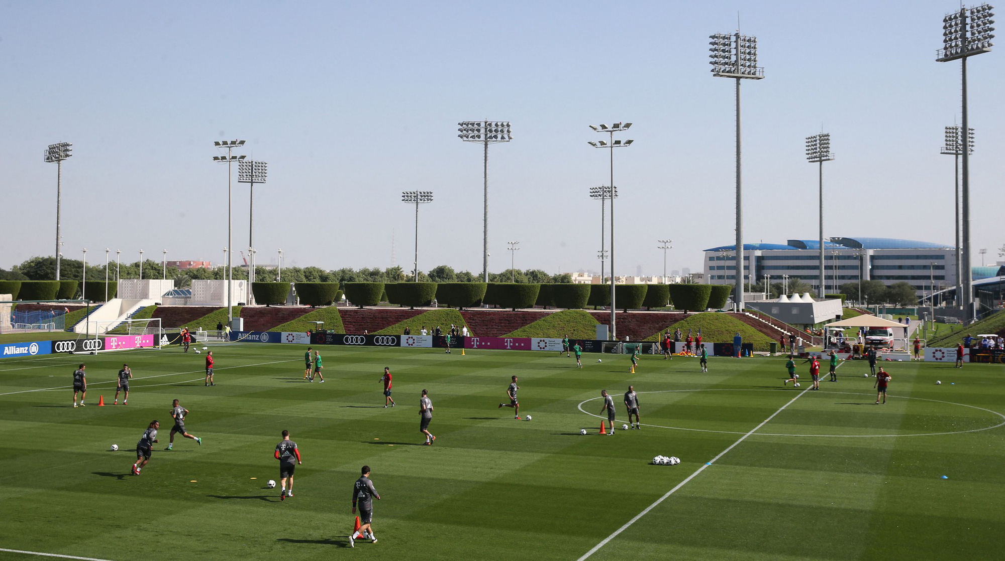 Qatar v&agrave; kh&aacute;t vọng chủ nh&agrave; World Cup 2022 - Ảnh 4.