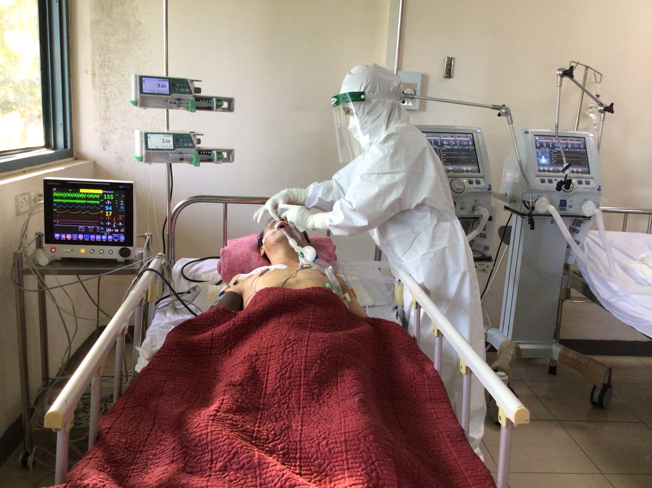 Tết ở nơi điều trị Covid-19 lớn nhất miền Trung