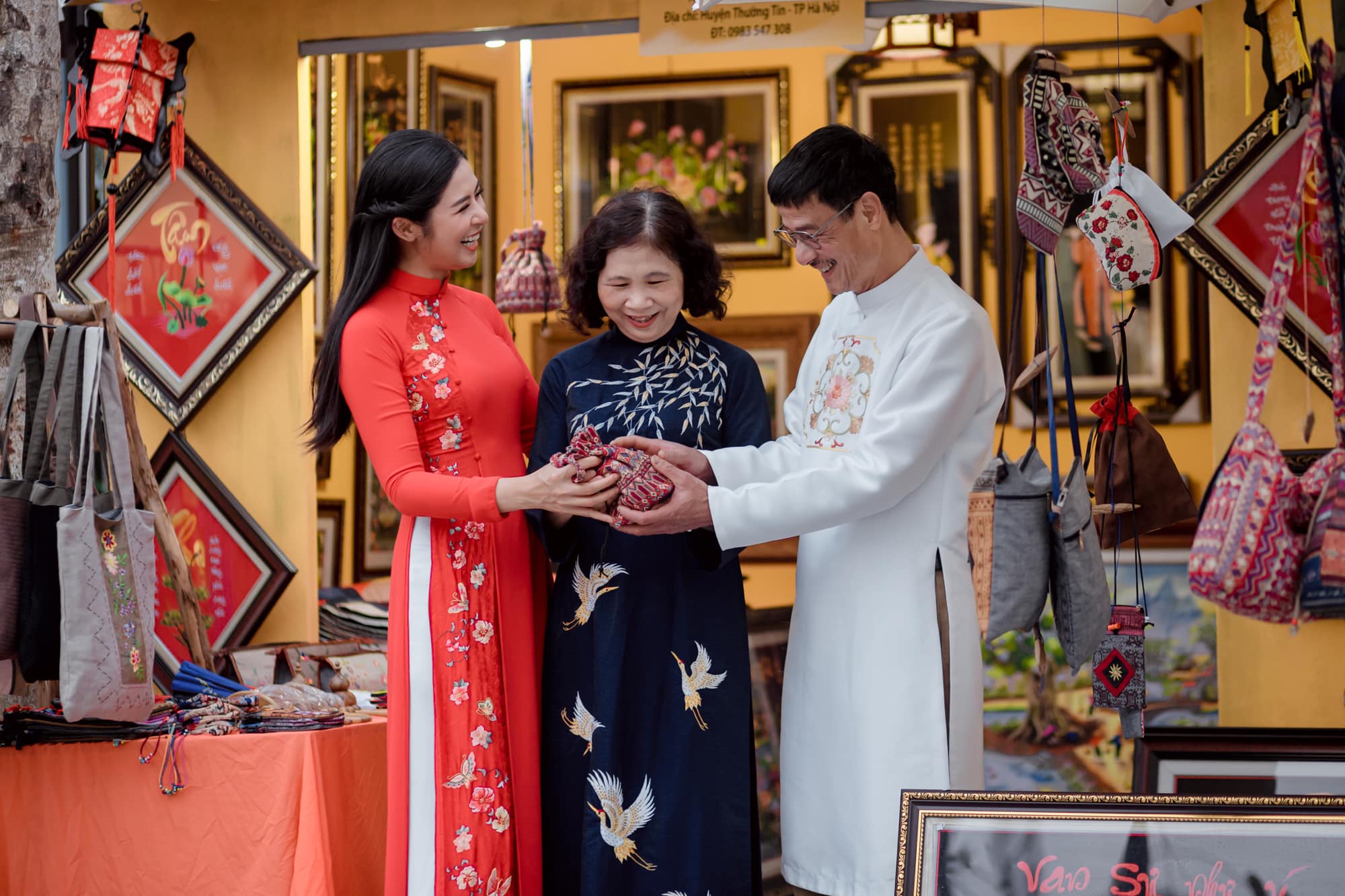 Sao Việt khoe ảnh mừng Xu&acirc;n rạng ngời - Ảnh 23.