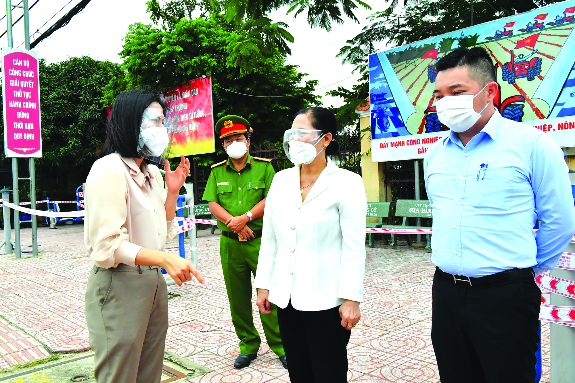 TP HCM - một năm vất vả, nghĩa tình - Ảnh 3.