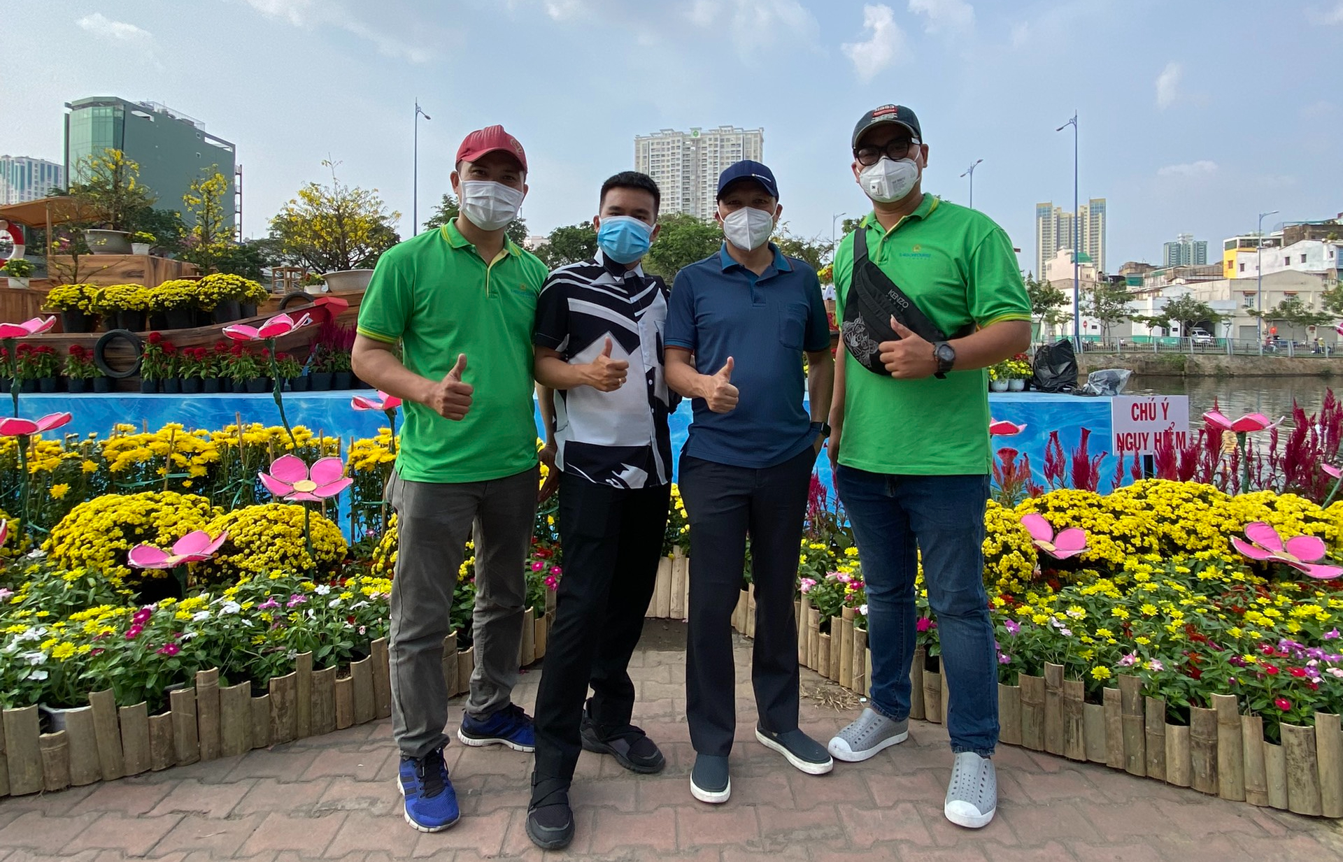 Độc đáo tour chợ hoa xuân trên bến dưới thuyền của Saigontourist