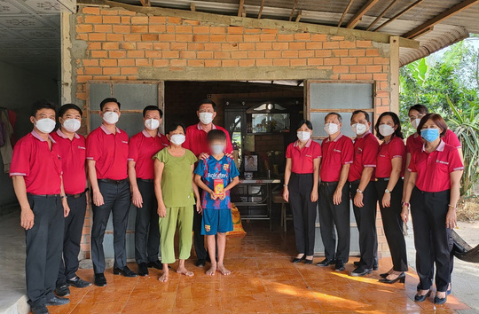 Agribank Long An tiếp tục mang &ldquo;Tết sum vầy &ndash; Xu&acirc;n b&igrave;nh an&rdquo; đến người d&acirc;n - Ảnh 5.