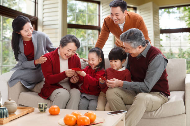Tết đến nơi rồi, sang lên được không?