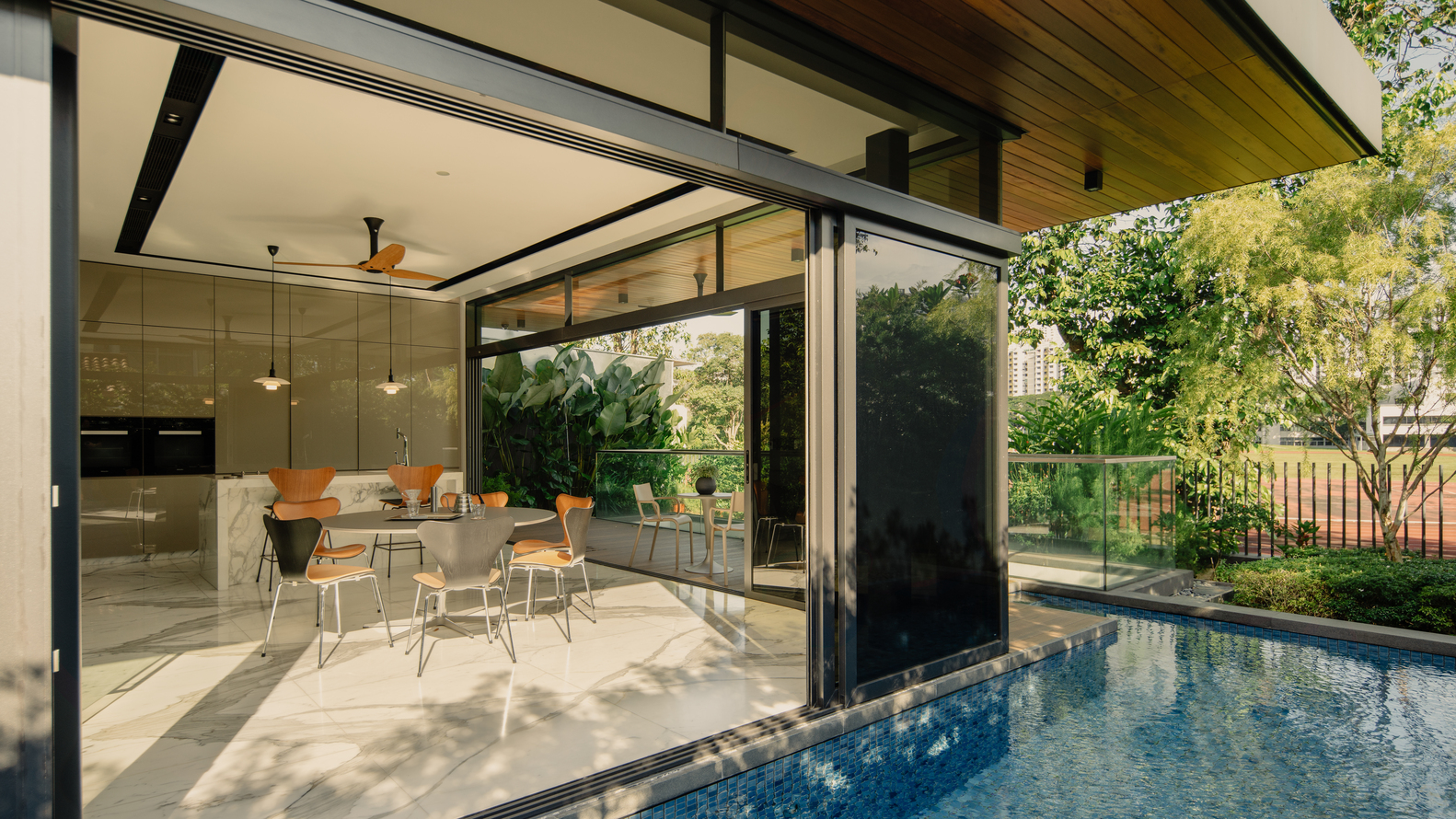 Biệt thự nguy nga nơi đảo quốc Singapore - Ảnh 11.