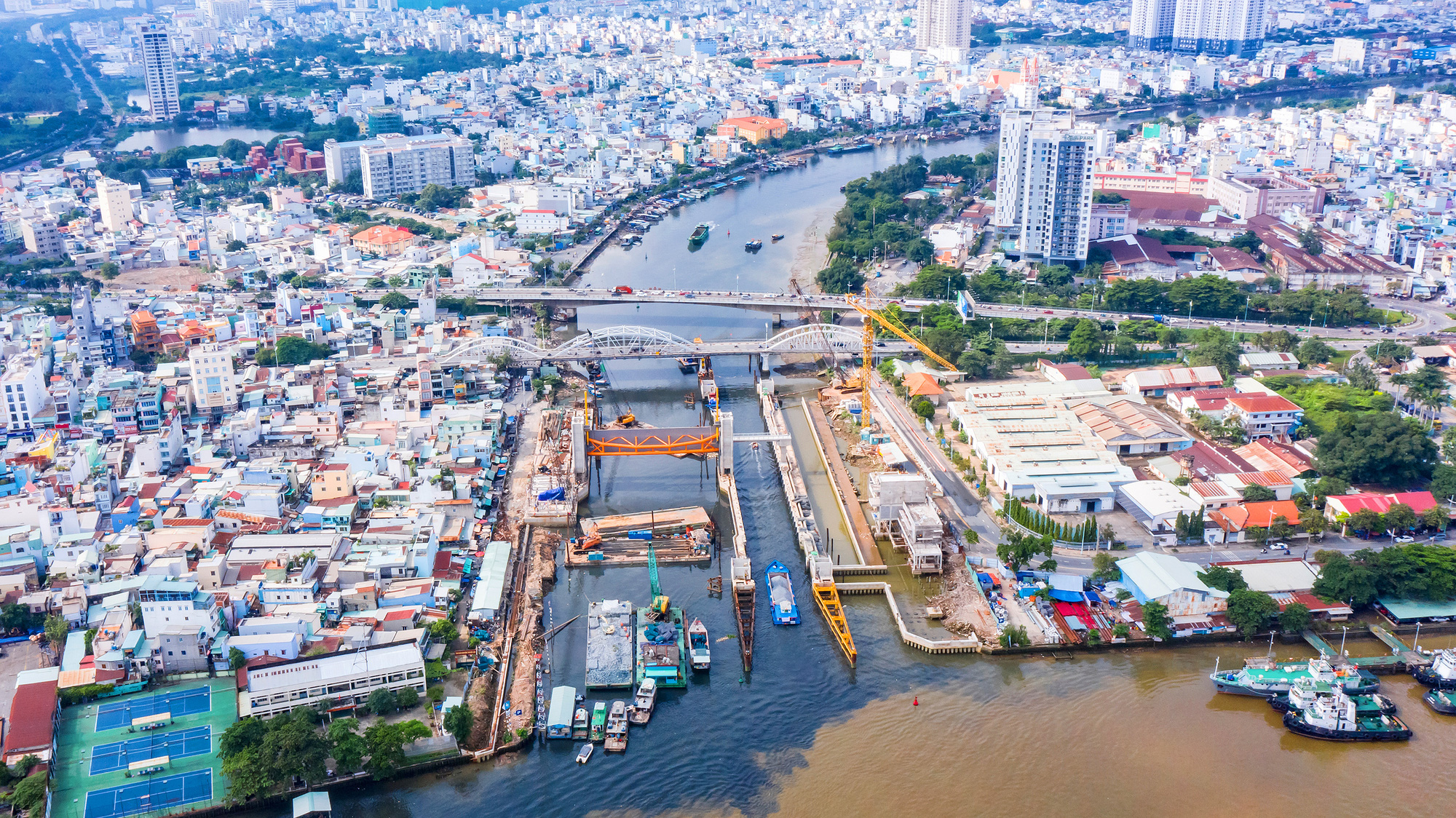 Cấp bách chống ngập
