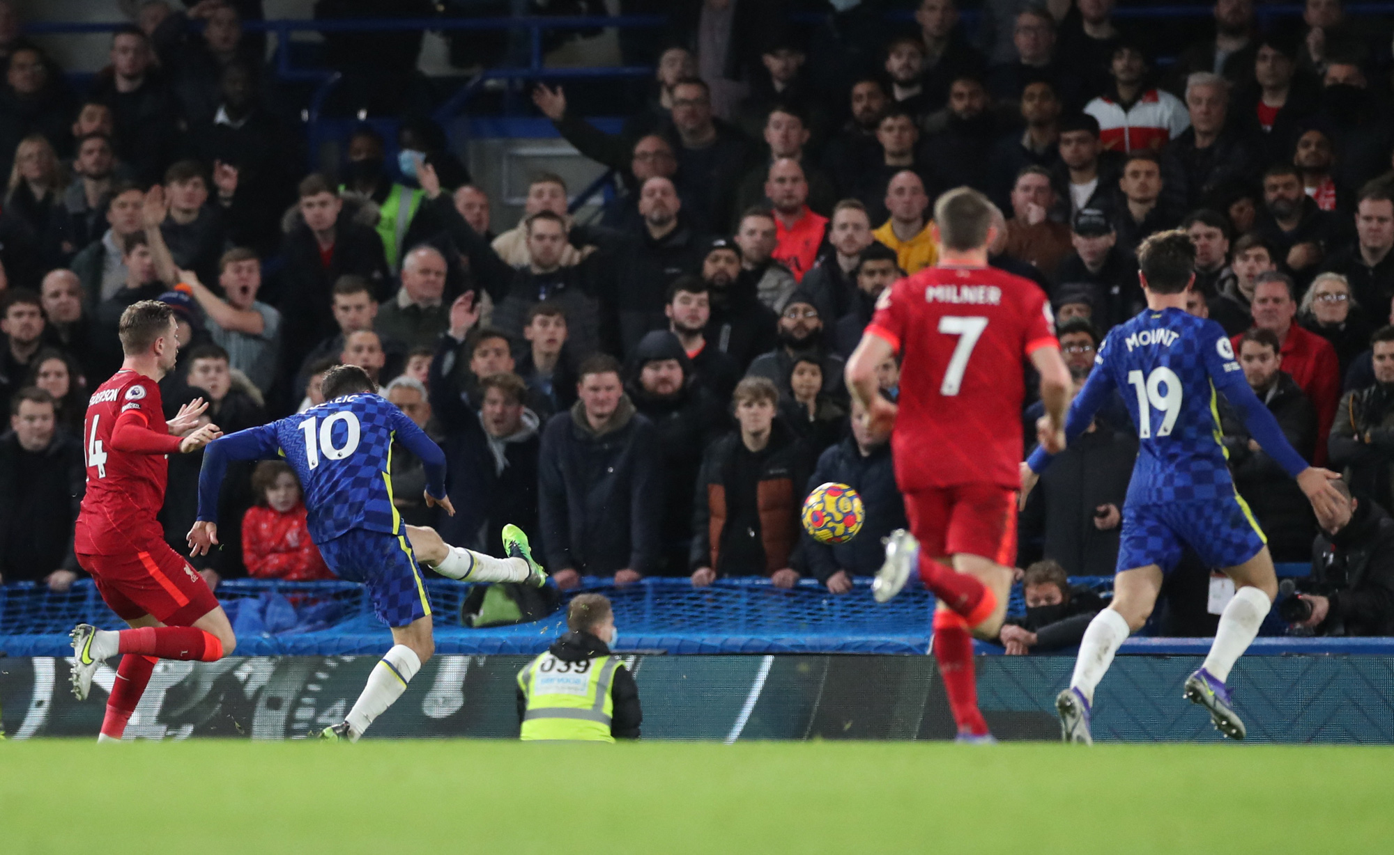 Rực lửa đại chiến, Chelsea cầm ch&acirc;n Liverpool bằng si&ecirc;u phẩm - Ảnh 7.