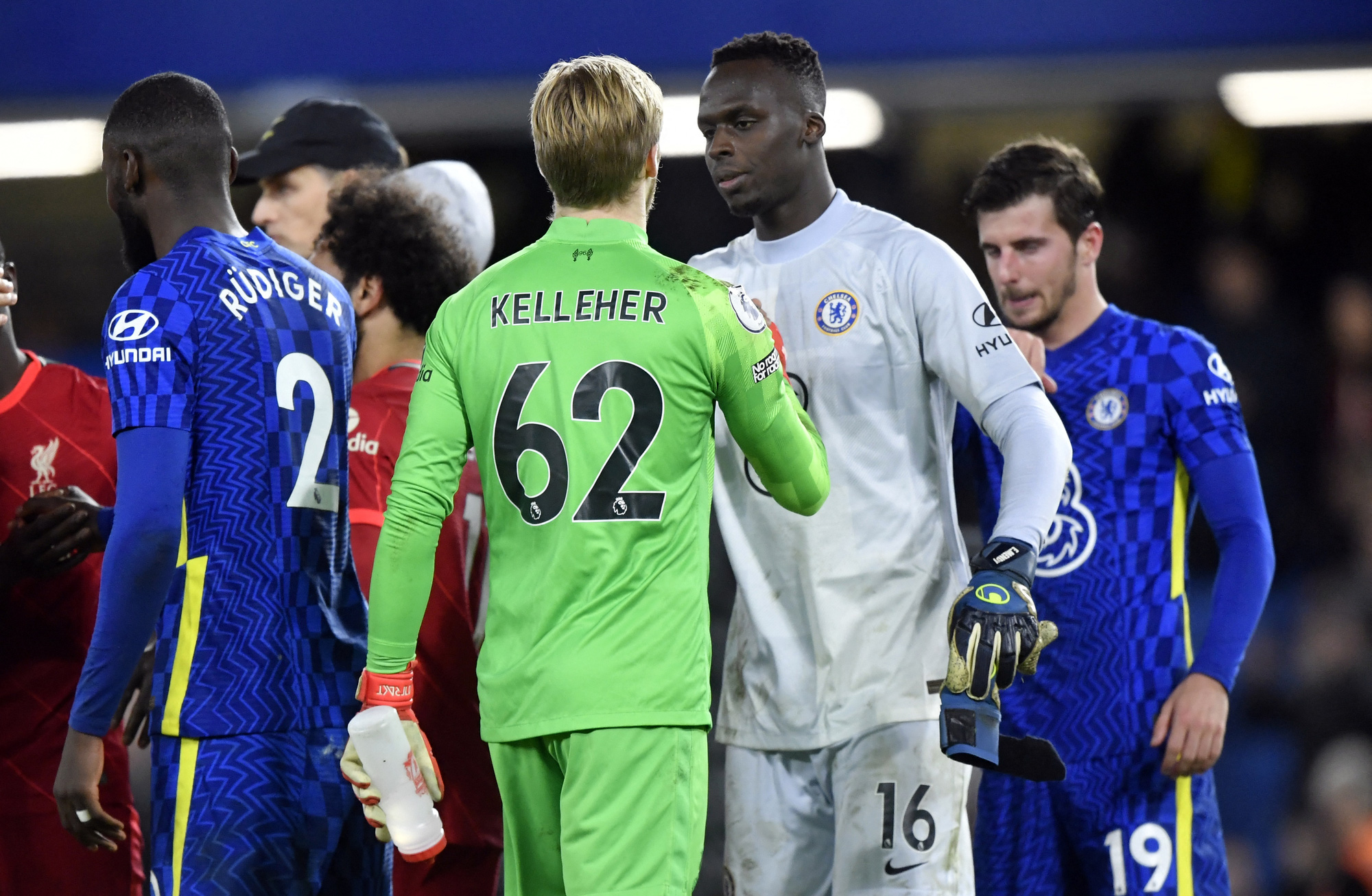 Rực lửa đại chiến, Chelsea cầm ch&acirc;n Liverpool bằng si&ecirc;u phẩm - Ảnh 8.