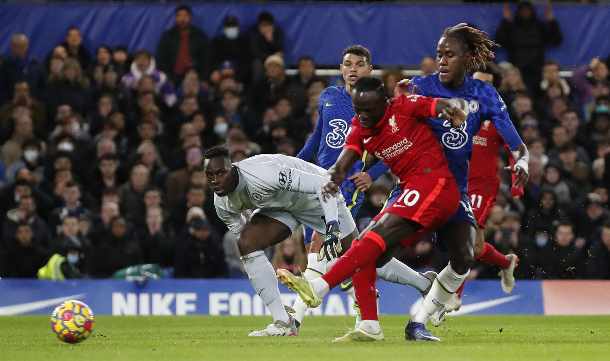 Rực lửa đại chiến, Chelsea cầm ch&acirc;n Liverpool bằng si&ecirc;u phẩm - Ảnh 4.