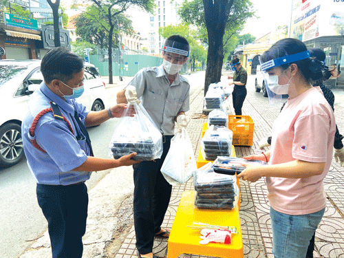 Tiếp sức c&ugrave;ng cộng đồng - Ảnh 2.
