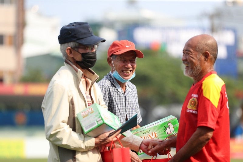 Bóng đá phong trào mang ý nghĩa nhân văn