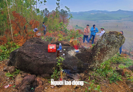 Bí ẩn rùa đá và sự tích kho báu Vua Hàm Nghi trên núi Hòn Đền - Ảnh 1.