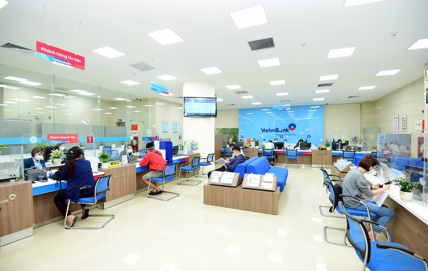 VietinBank chủ động n&acirc;ng cao năng lực t&agrave;i ch&iacute;nh - Ảnh 2.