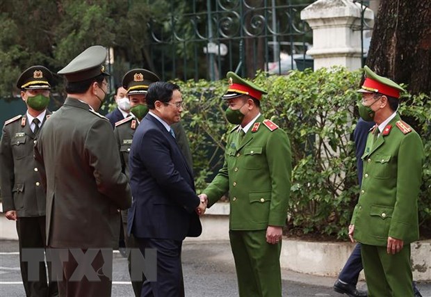 Thủ tướng: Khẩn trương điều tra, đưa ra xét xử vụ án xảy ra tại Cục Lãnh sự - Ảnh 1.