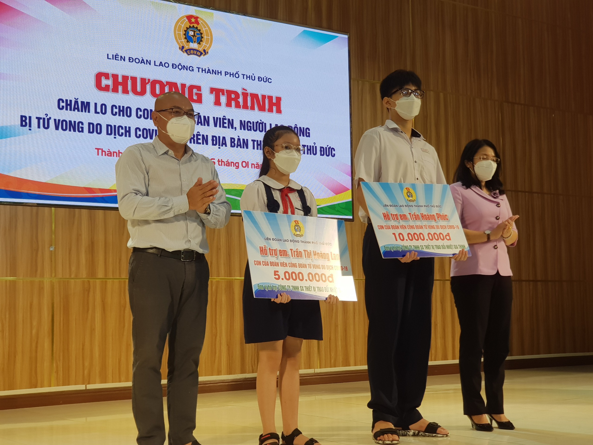 Tết ấm cho con công nhân khó khăn - Ảnh 2.