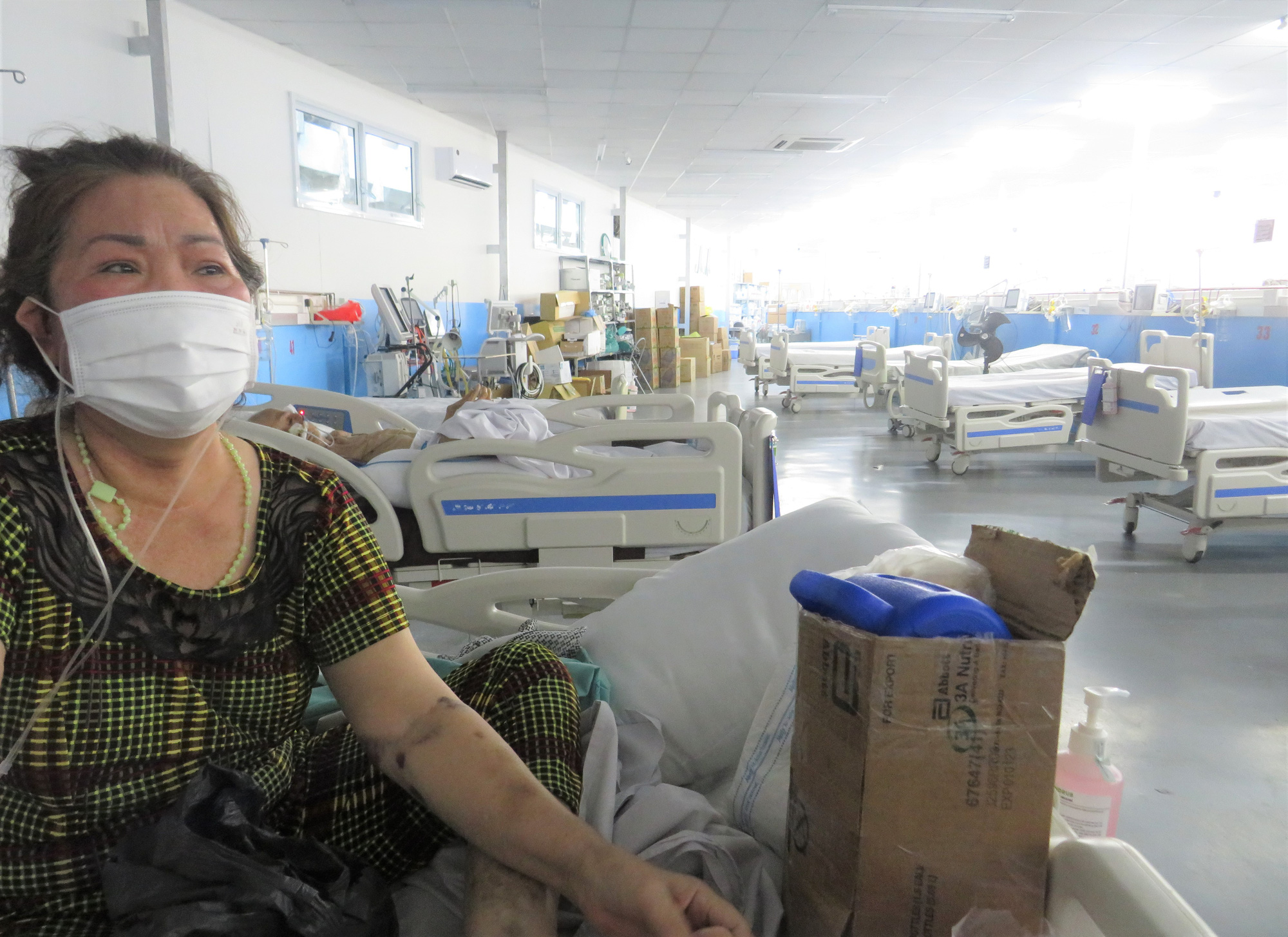 Ca trực đặc biệt ng&agrave;y cuối năm ở bệnh viện chữa trị bệnh nh&acirc;n Covid-19 nặng - Ảnh 9.