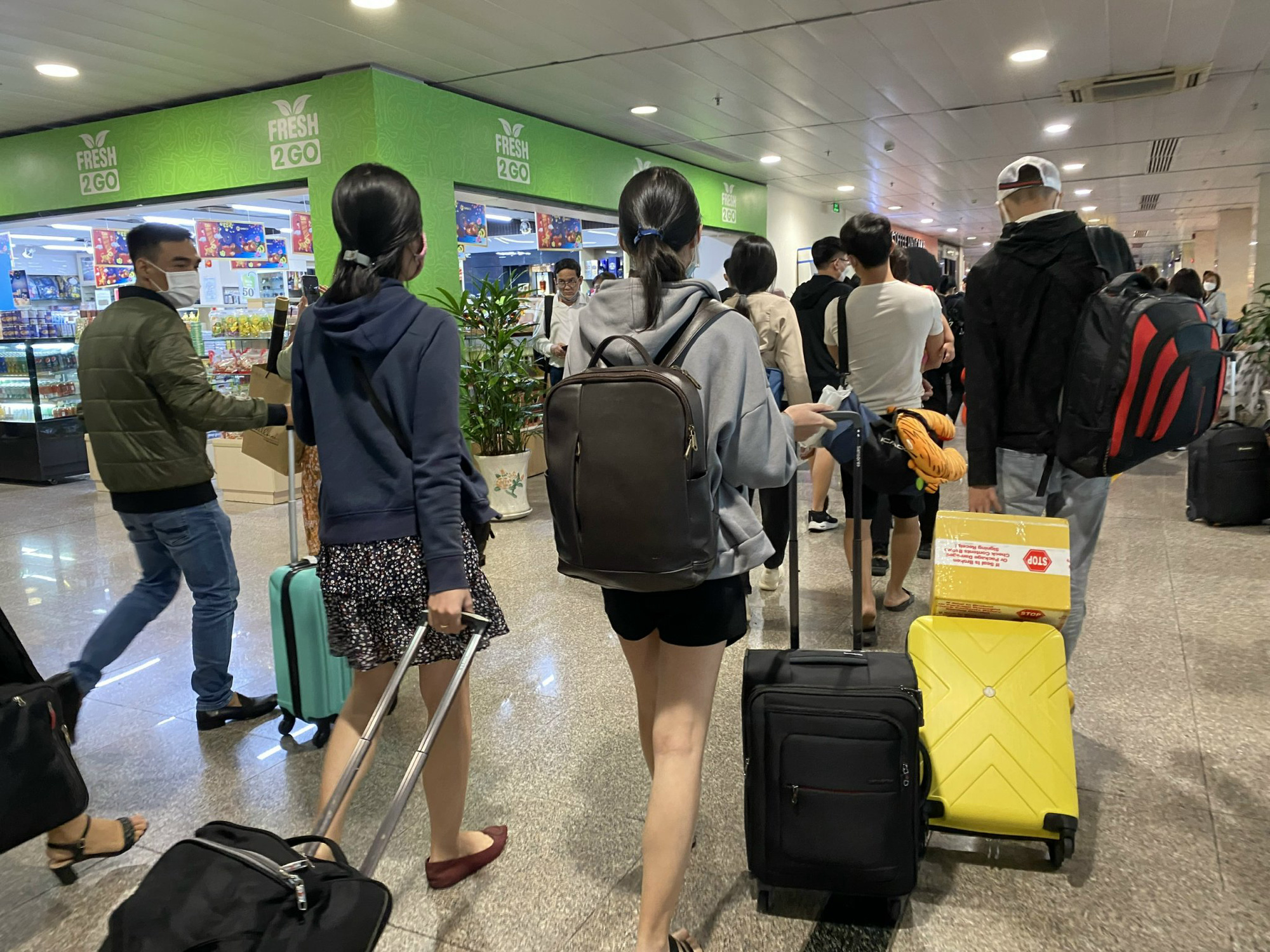 Chuyến bay Tết b&atilde;o t&aacute;p - Ảnh 7.