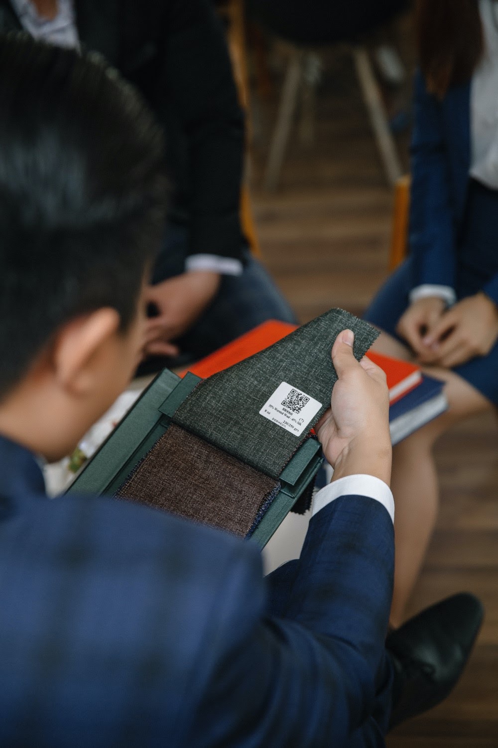 Mon Amie Veston ti&ecirc;n phong dịch vụ may đo Suit tại nh&agrave; trong dịch Covid-19 - Ảnh 4.
