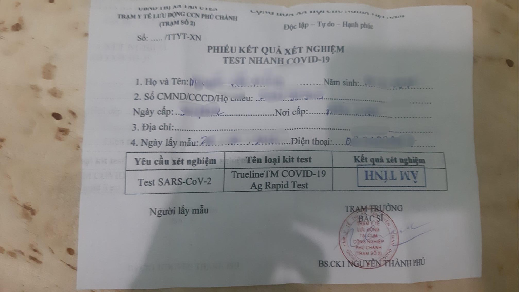 &Eacute;p c&ocirc;ng nh&acirc;n test Covid-19 để thu tiền ở B&igrave;nh Dương? - Ảnh 2.