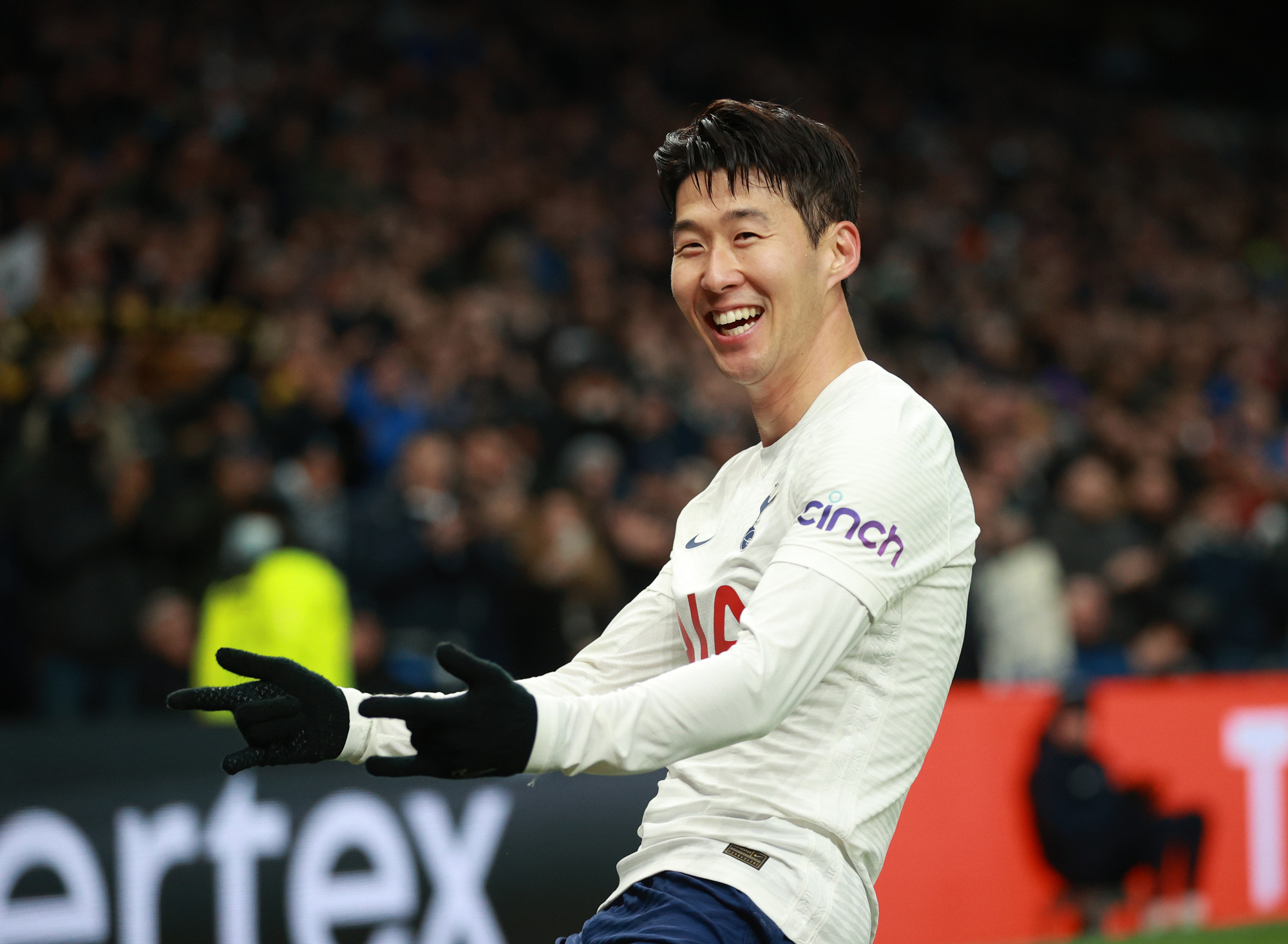 Son Heung-min đoạt Quả b&oacute;ng v&agrave;ng ch&acirc;u &Aacute;, Tiến Linh số 1 Đ&ocirc;ng Nam &Aacute; - Ảnh 1.