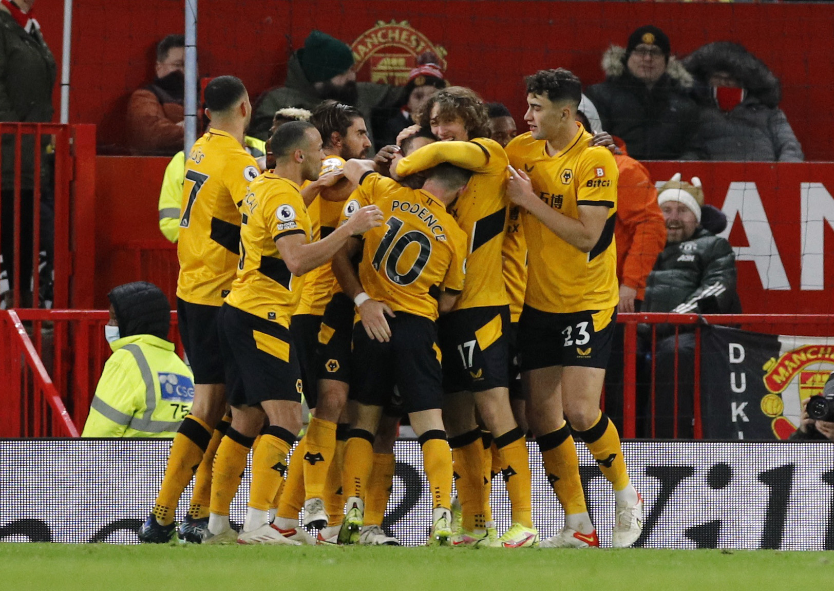 Man United thua sốc Wolverhampton tại nh&agrave; h&aacute;t Old Trafford - Ảnh 6.