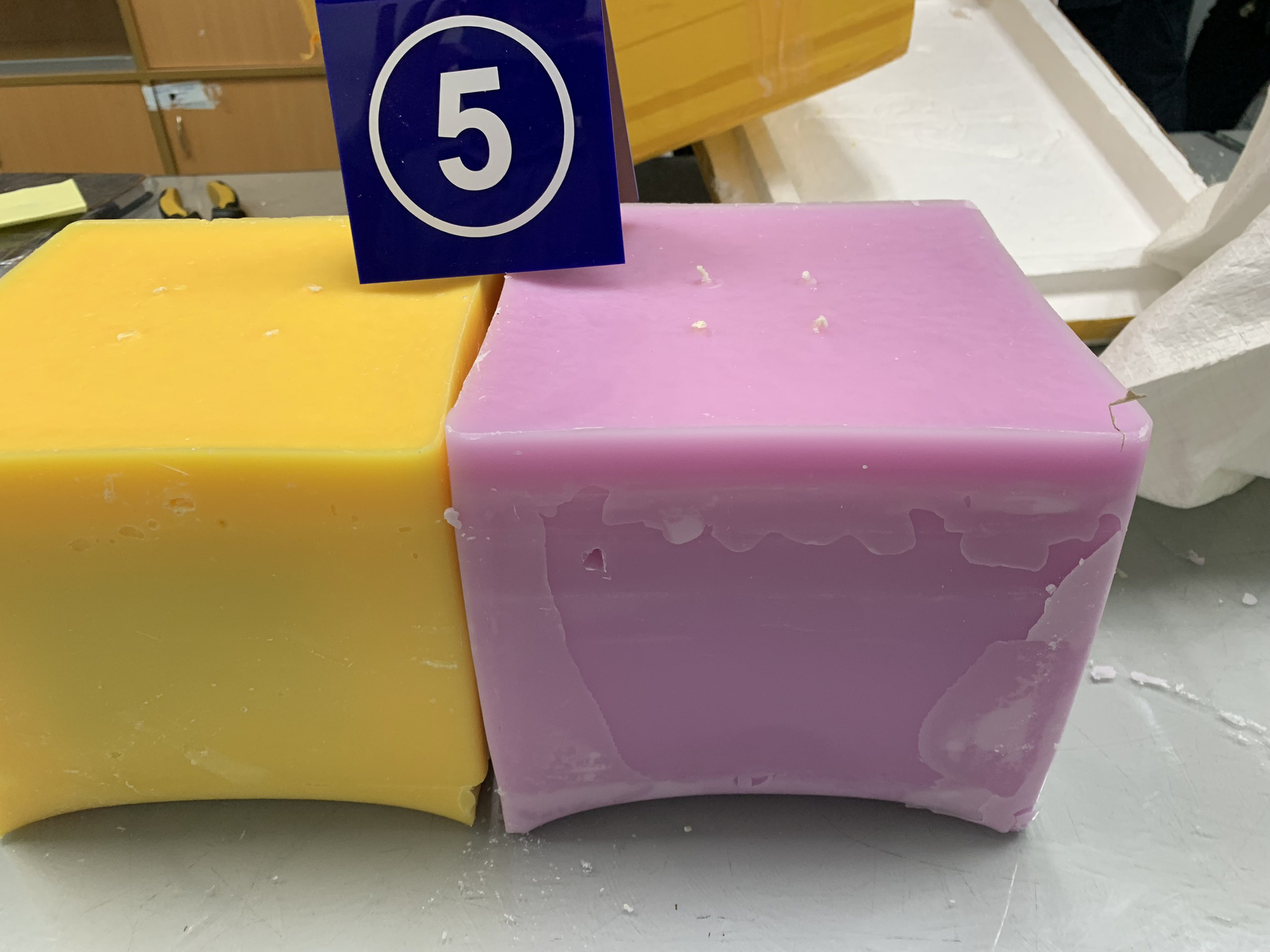 TP HCM: Thu giữ hơn 40 kg ma túy và cần sa trong bưu kiện, kiện hàng xuất nhập khẩu - Ảnh 1.