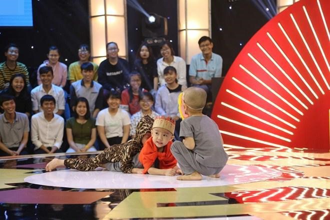 Người của Tịnh Thất Bồng Lai bước v&agrave;o showbiz như thế n&agrave;o? - Ảnh 4.
