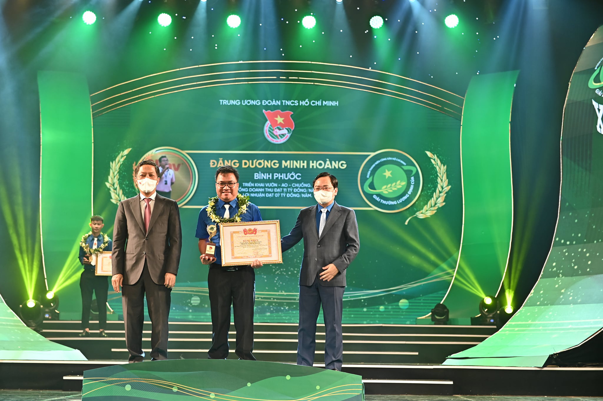 Theo đuổi nghề n&ocirc;ng, cựu du học sinh nhận Giải thưởng Lương Định Của 2021 - Ảnh 1.