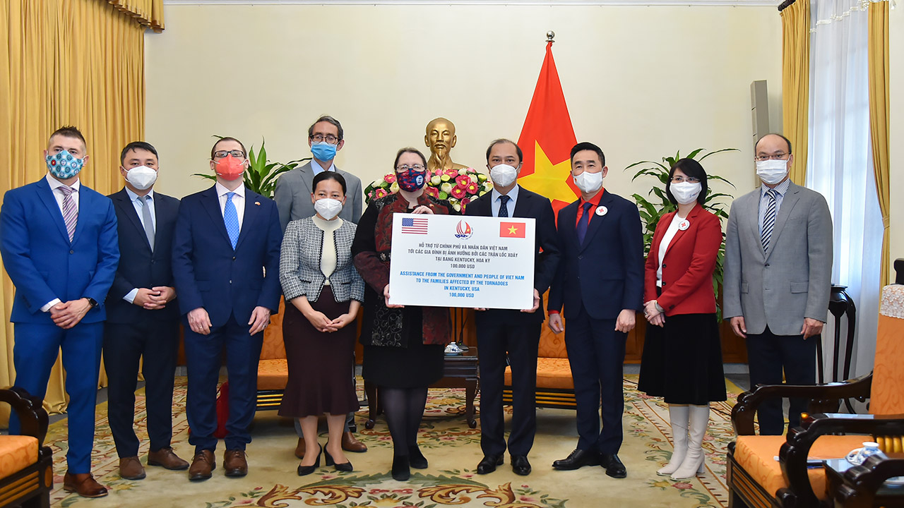 Việt Nam ủng hộ Mỹ khắc phục hậu quả thiên tai