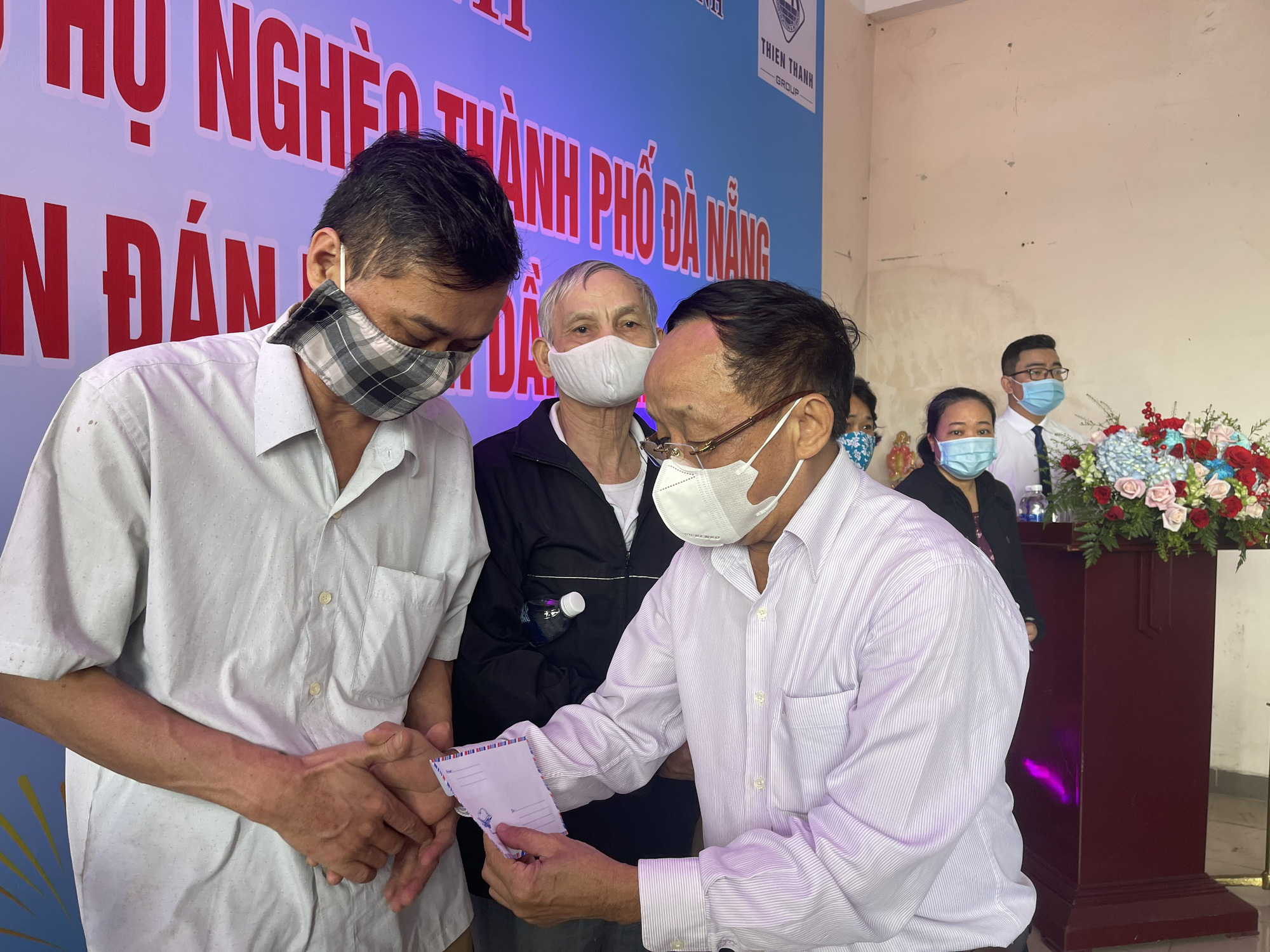 Trao 5.400 suất qu&agrave; Tết cho ngư&ograve;i d&acirc;n kh&oacute; khăn ở Đ&agrave; Nẵng, Quảng Ng&atilde;i - Ảnh 2.