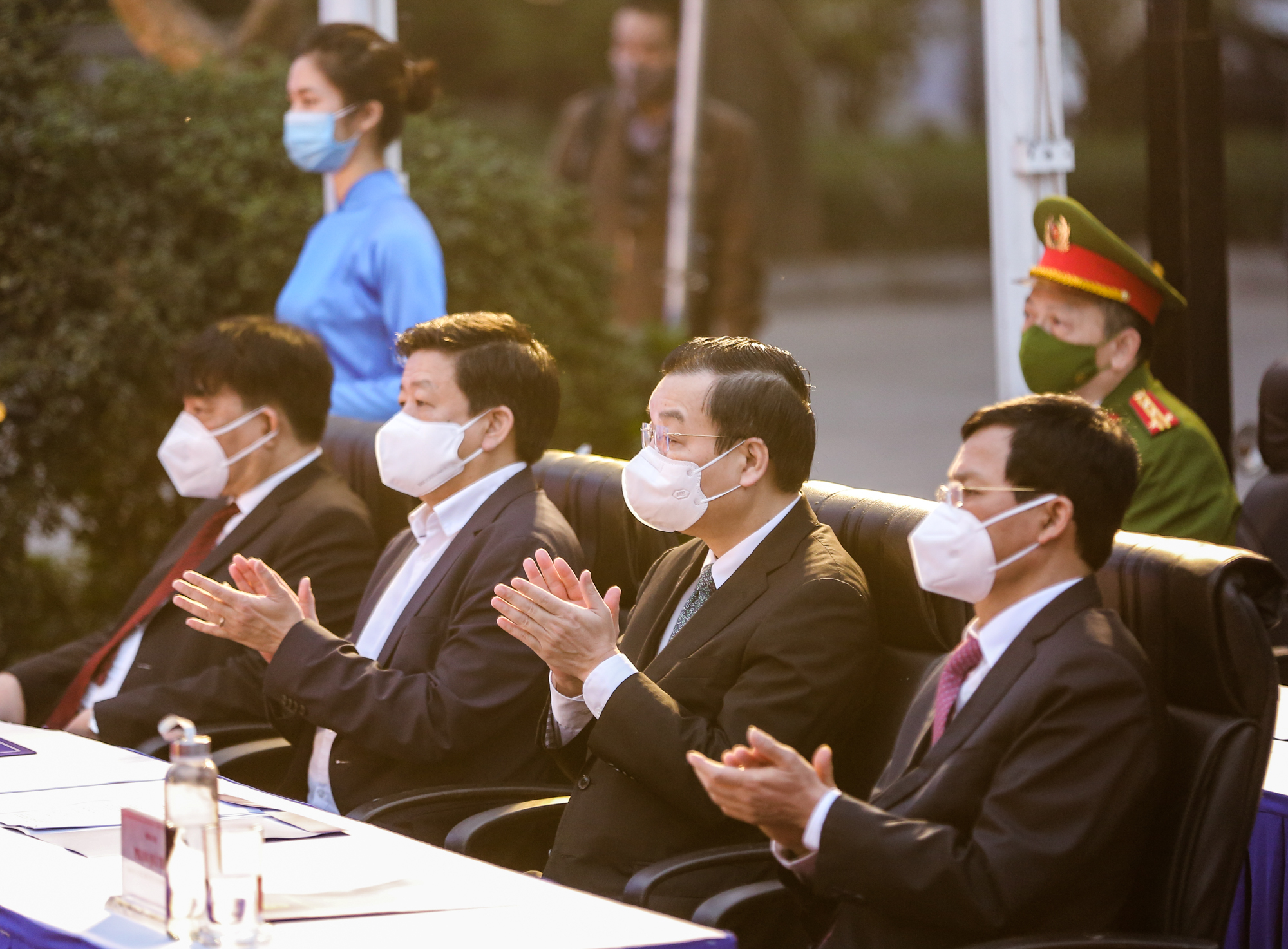 Kh&ocirc;ng để bất kỳ người d&acirc;n n&agrave;o kh&ocirc;ng được về ăn tết với gia đ&igrave;nh do thiếu phương tiện vận tải - Ảnh 3.
