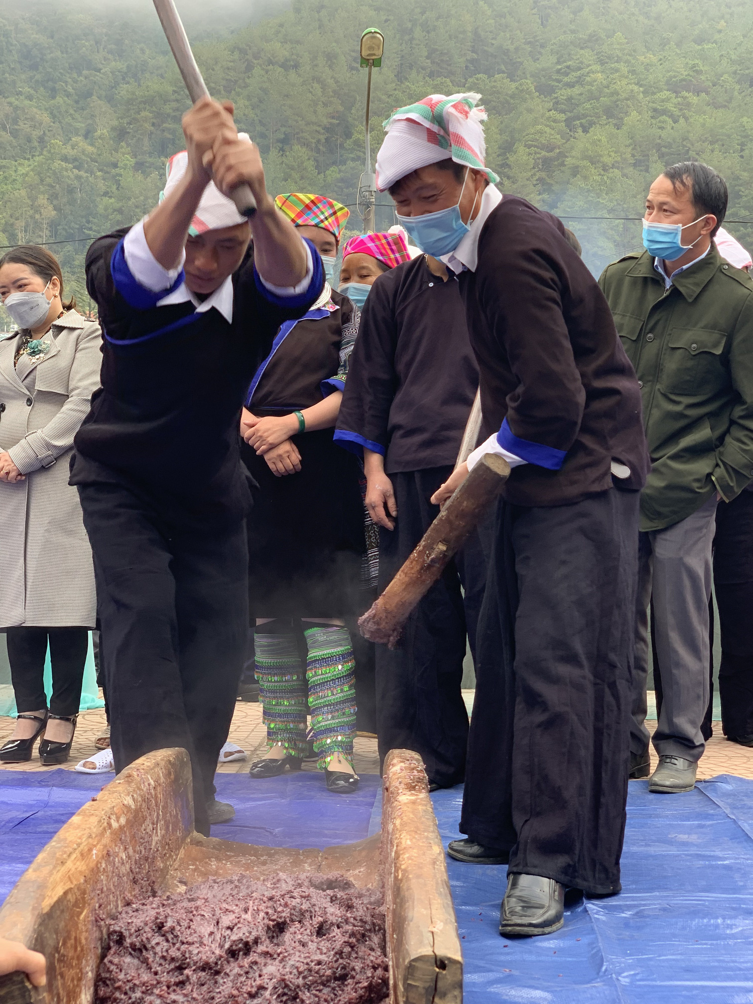 Độc đ&aacute;o Lễ hội gi&atilde; b&aacute;nh d&agrave;y ở v&ugrave;ng cao M&ugrave; Cang Chải - Ảnh 9.
