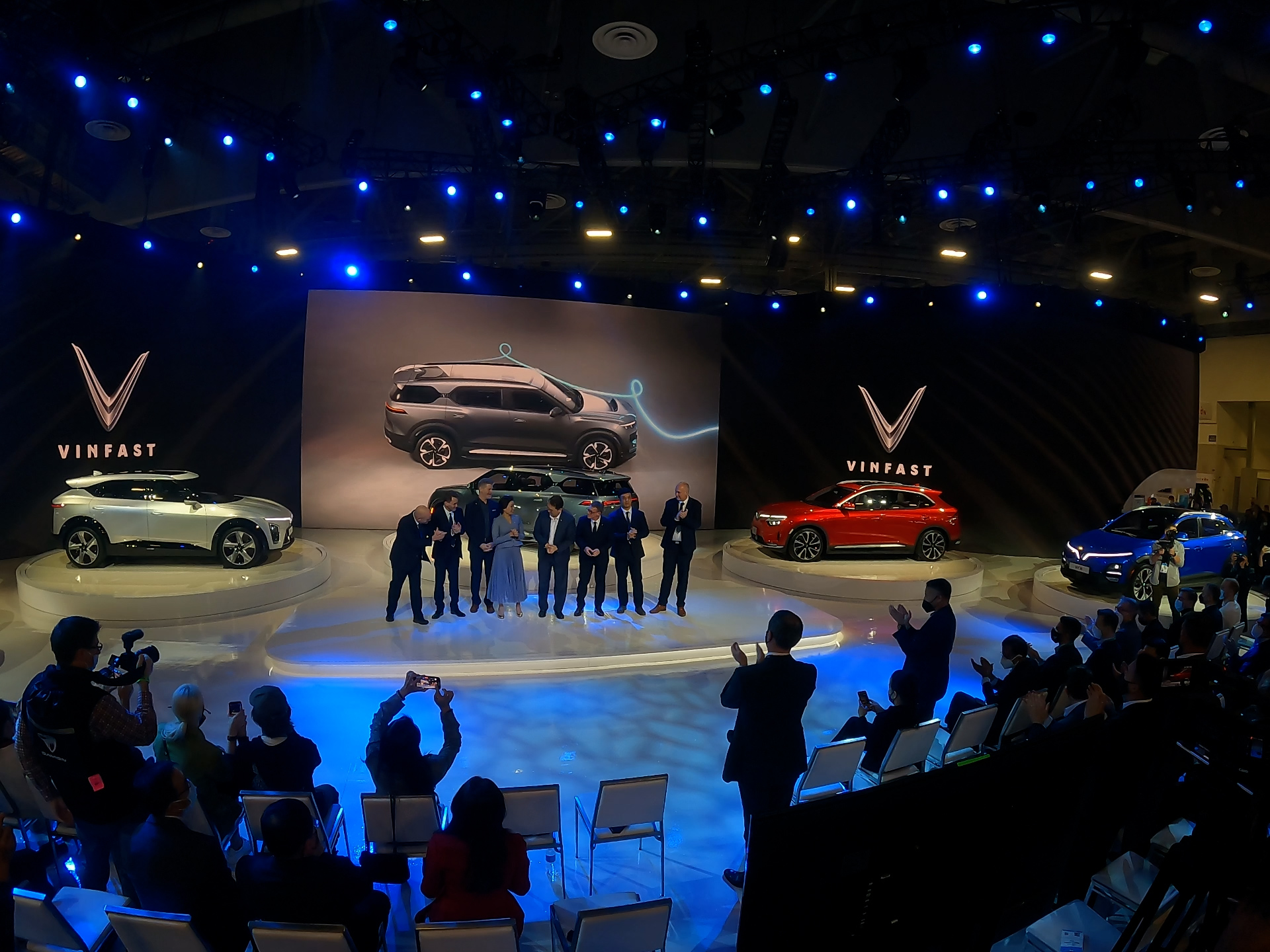 VinFast ra mắt cả 5 mẫu &ocirc;t&ocirc; điện tại triển l&atilde;m CES 2022 ở Mỹ - Ảnh 4.