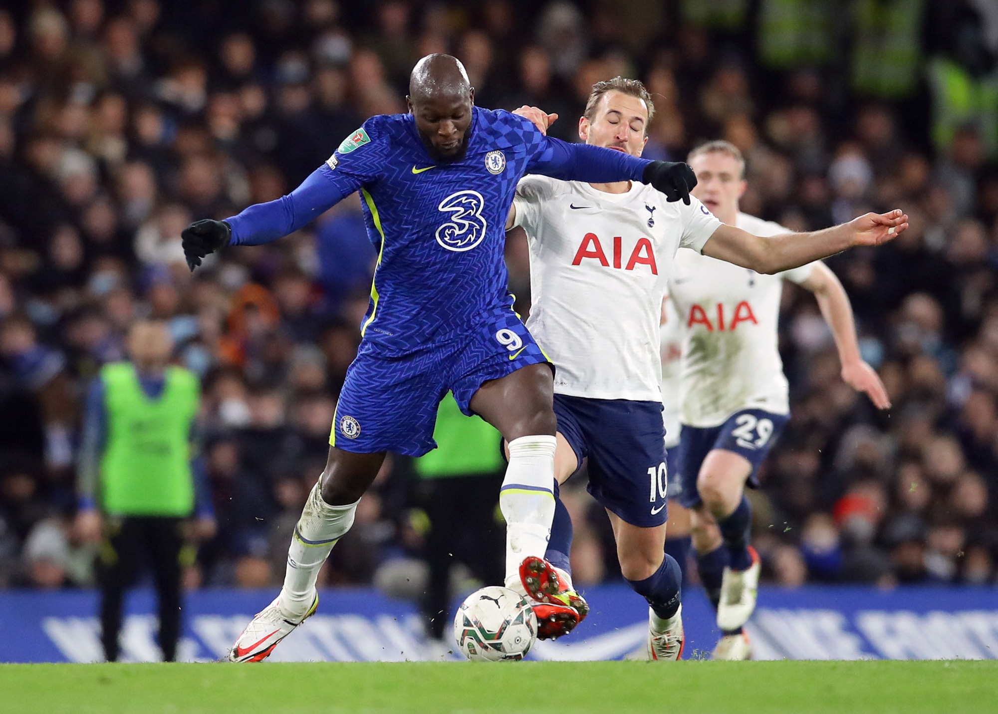 Tottenham thua thảm, Chelsea cầm chắc v&eacute; chung kết League Cup - Ảnh 1.