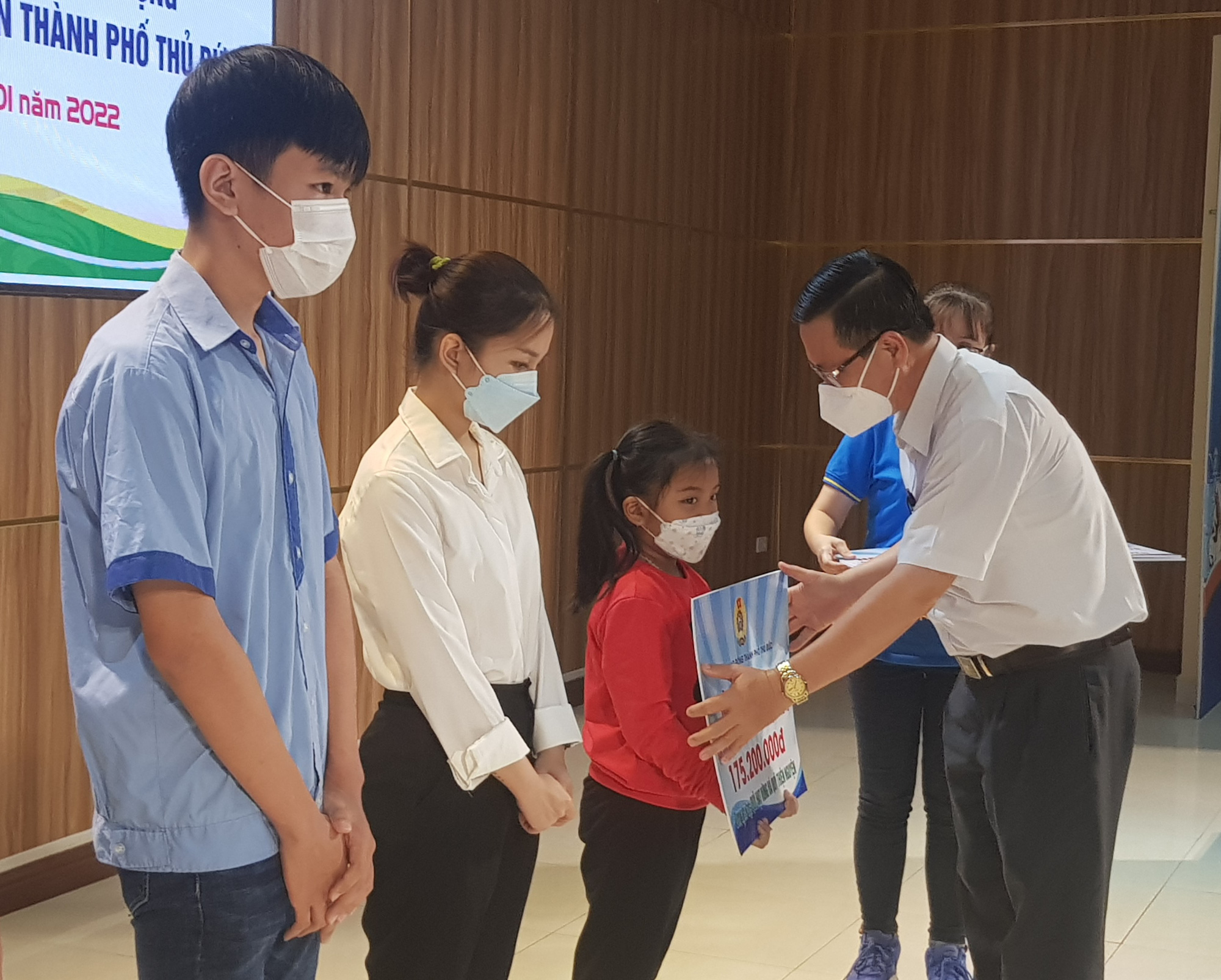 Nhiều hoạt động hỗ trợ công nhân và con công nhân
