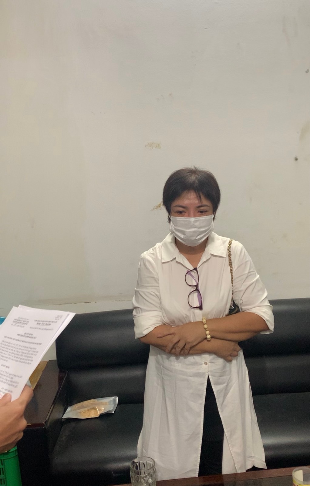 C&ocirc;ng an TP HCM bắt nữ gi&aacute;m đốc C&ocirc;ng ty Nam Dao International - Ảnh 1.