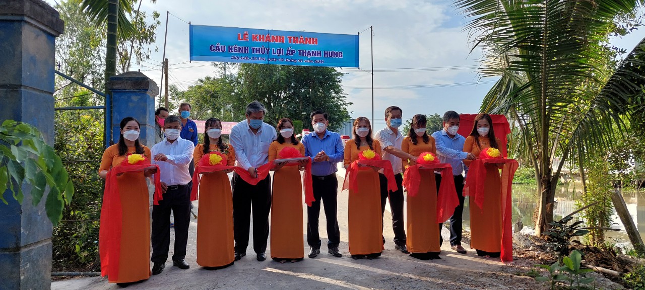 Agribank Cần Thơ II tài trợ xây dựng cầu Kênh thủy lợi