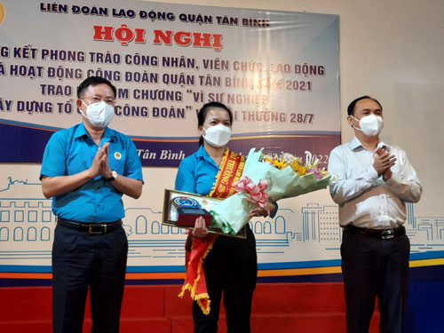 San sẻ khó khăn với đoàn viên