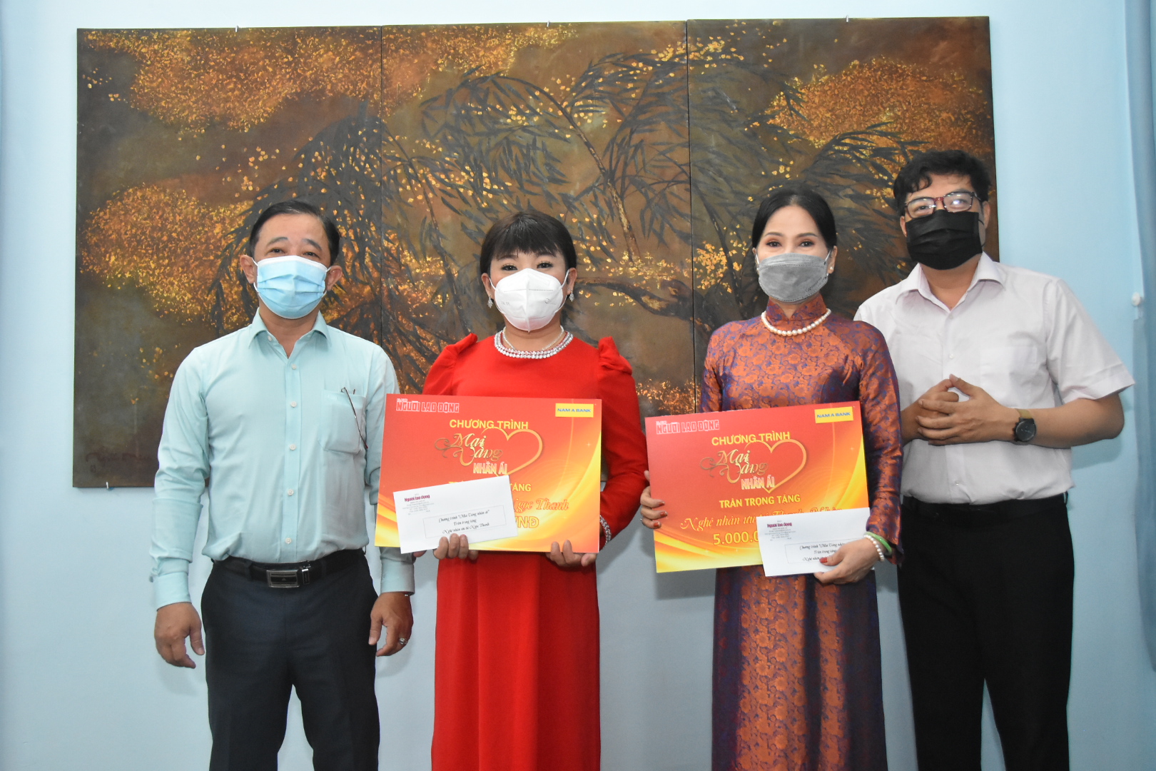 "Mai Vàng nhân ái" thăm hai nghệ nhân ưu tú Thanh Nhàn và Ngọc Thanh