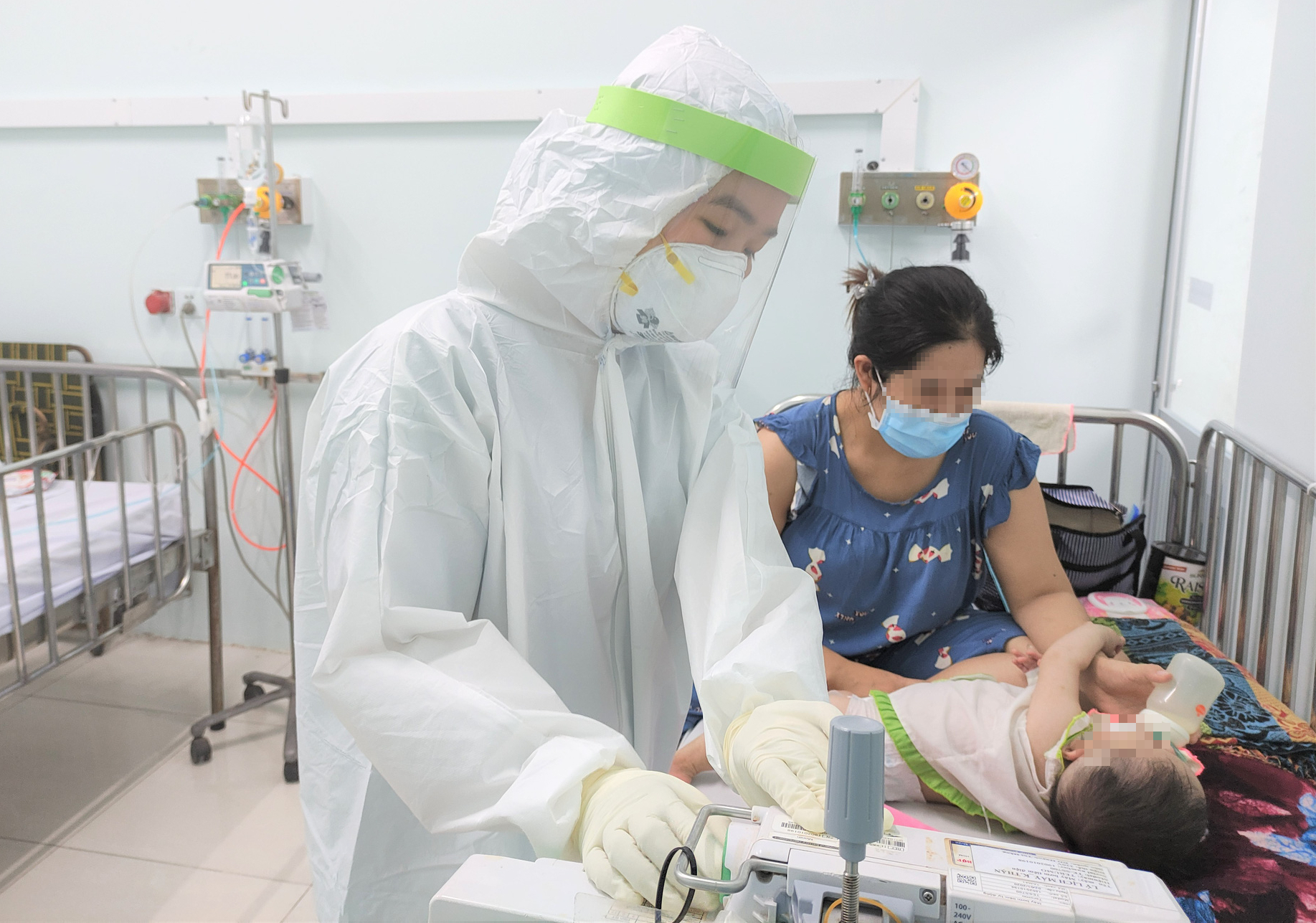 Bệnh viện Nhi Đồng 1 th&agrave;nh lập Khoa Covid-19 3 tầng, nhận cả trẻ v&agrave; phụ huynh - Ảnh 3.