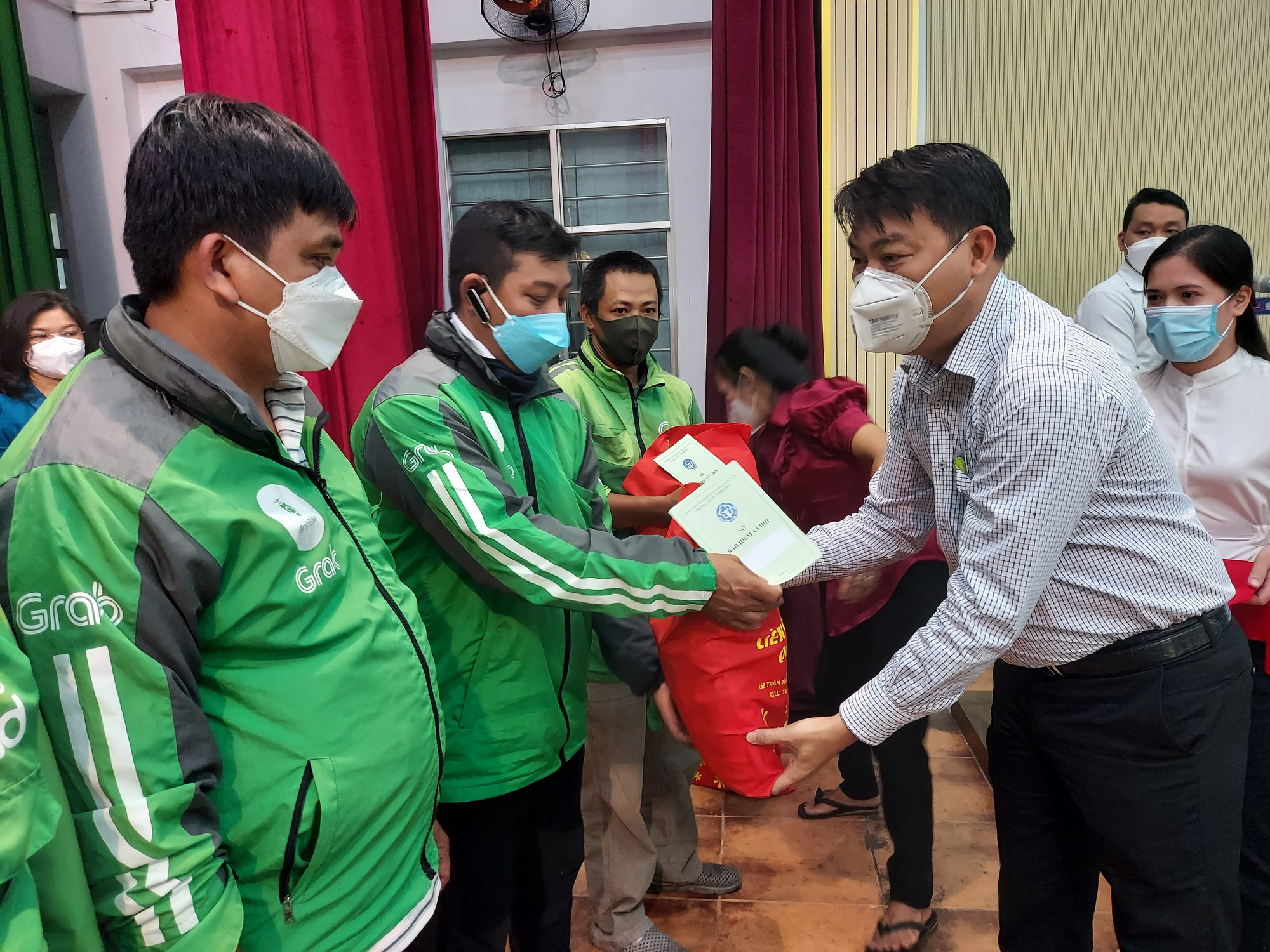 H&agrave;ng trăm tỉ đồng chăm lo cho đo&agrave;n vi&ecirc;n - lao động - Ảnh 1.