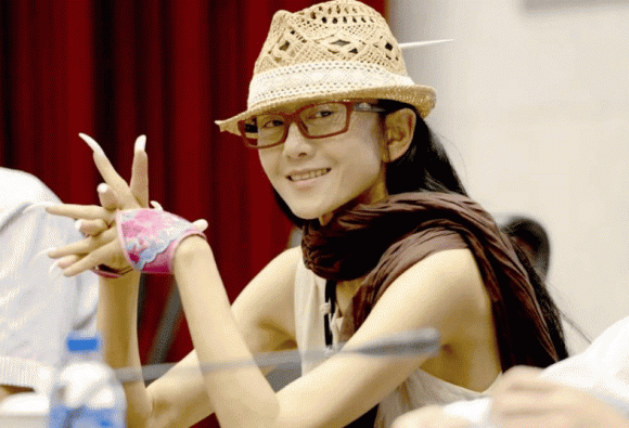 Cận cảnh những &ldquo;mỹ nh&acirc;n kh&ocirc;ng tuổi&rdquo; của showbiz Trung Quốc - Ảnh 8.