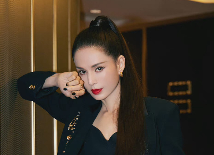 Cận cảnh những “mỹ nhân không tuổi” của showbiz Trung Quốc