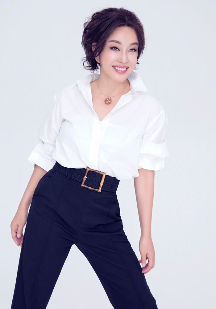 Cận cảnh những &ldquo;mỹ nh&acirc;n kh&ocirc;ng tuổi&rdquo; của showbiz Trung Quốc - Ảnh 7.