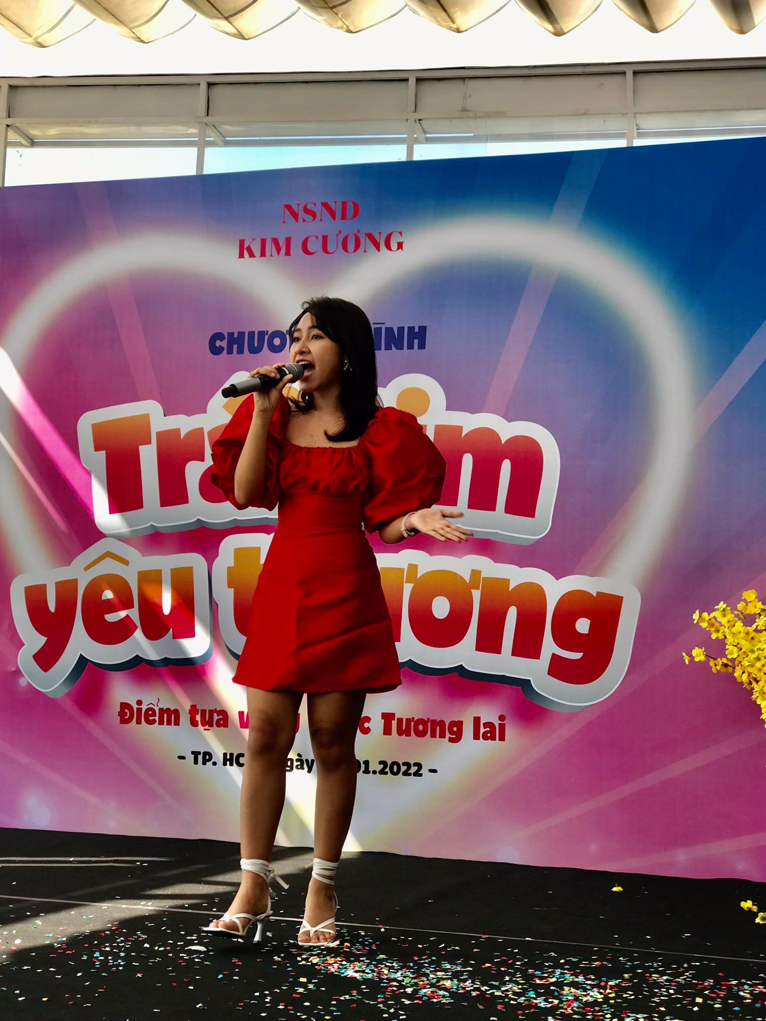NSND Kim Cương trao 80 học bổng cho trẻ mồ c&ocirc;i v&igrave; Covid-19 - Ảnh 7.