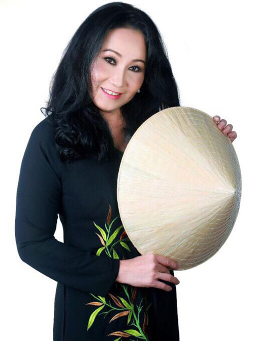 Nghệ sĩ Thanh Hằng: Tự h&agrave;o giữ g&igrave;n l&aacute; cờ ki&ecirc;u h&atilde;nh của d&acirc;n tộc - Ảnh 1.