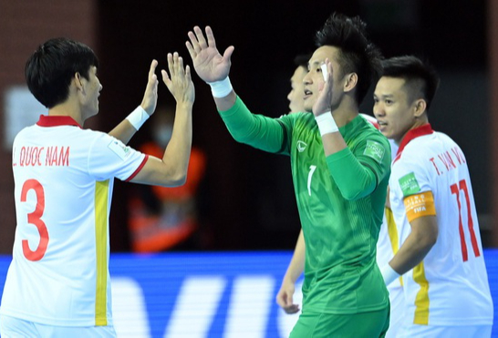 Hồ Văn Ý lọt Top 10 thủ môn futsal xuất sắc nhất thế giới