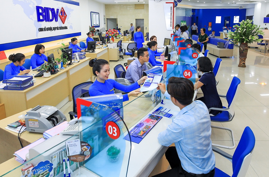 Bất ngờ với lợi nhuận "khủng" ở nhiều ngân hàng