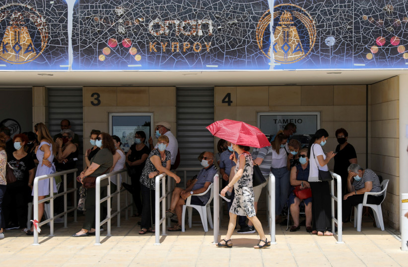 Covid-19: Cyprus phát hiện biến thể mới "lai" giữa Delta và Omicron