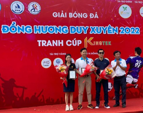 S&ocirc;i nổi Giải B&oacute;ng đ&aacute; đồng hương Duy Xuy&ecirc;n 2022 - Ảnh 5.